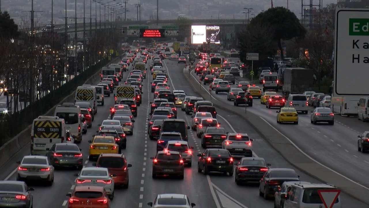 Trafiğe martta 195 bin 682 aracın kaydı yapıldı