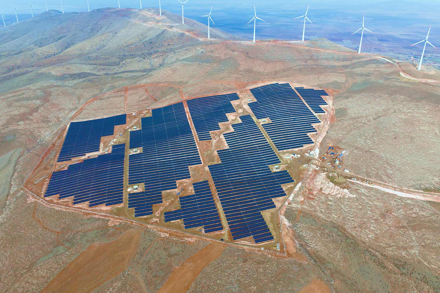 Polat Enerji, Kırşehir Geycek Santrallerine entegre hibrit yatırımıyla yenilenebilir gücünü artırıyor
