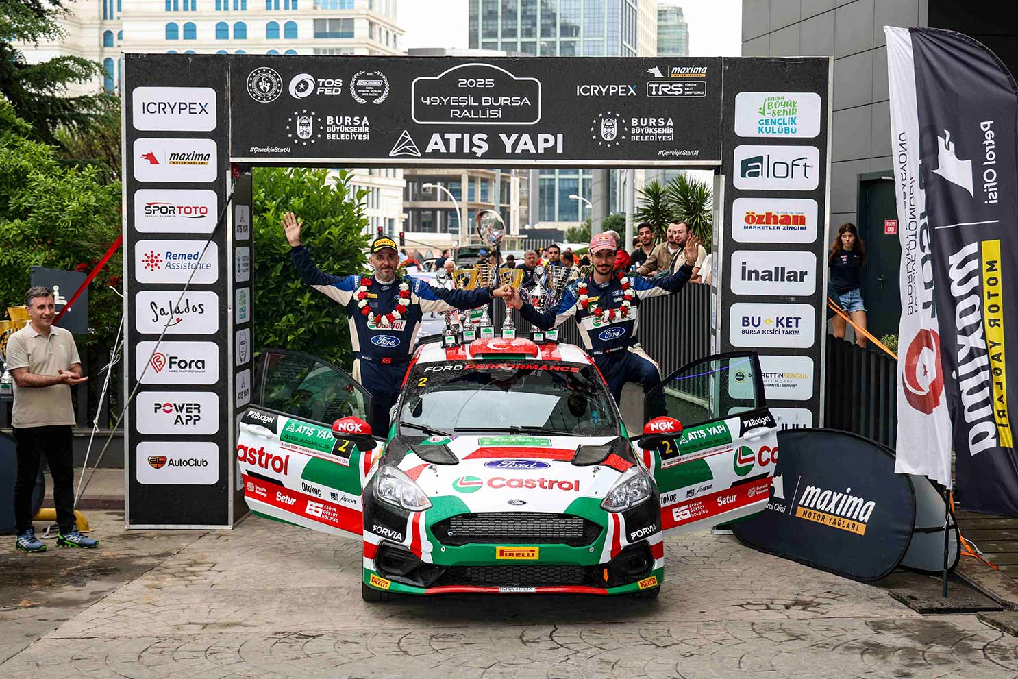 Castrol Ford Team Türkiye, Yeşil Bursa Rallisi’nde sınıfını domine etti ve markalar kupasını kaldırdı