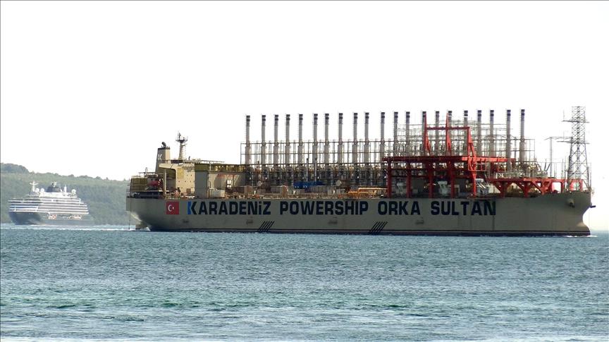 Elektrik üretim gemisi Çanakkale Boğazı’ndan geçti