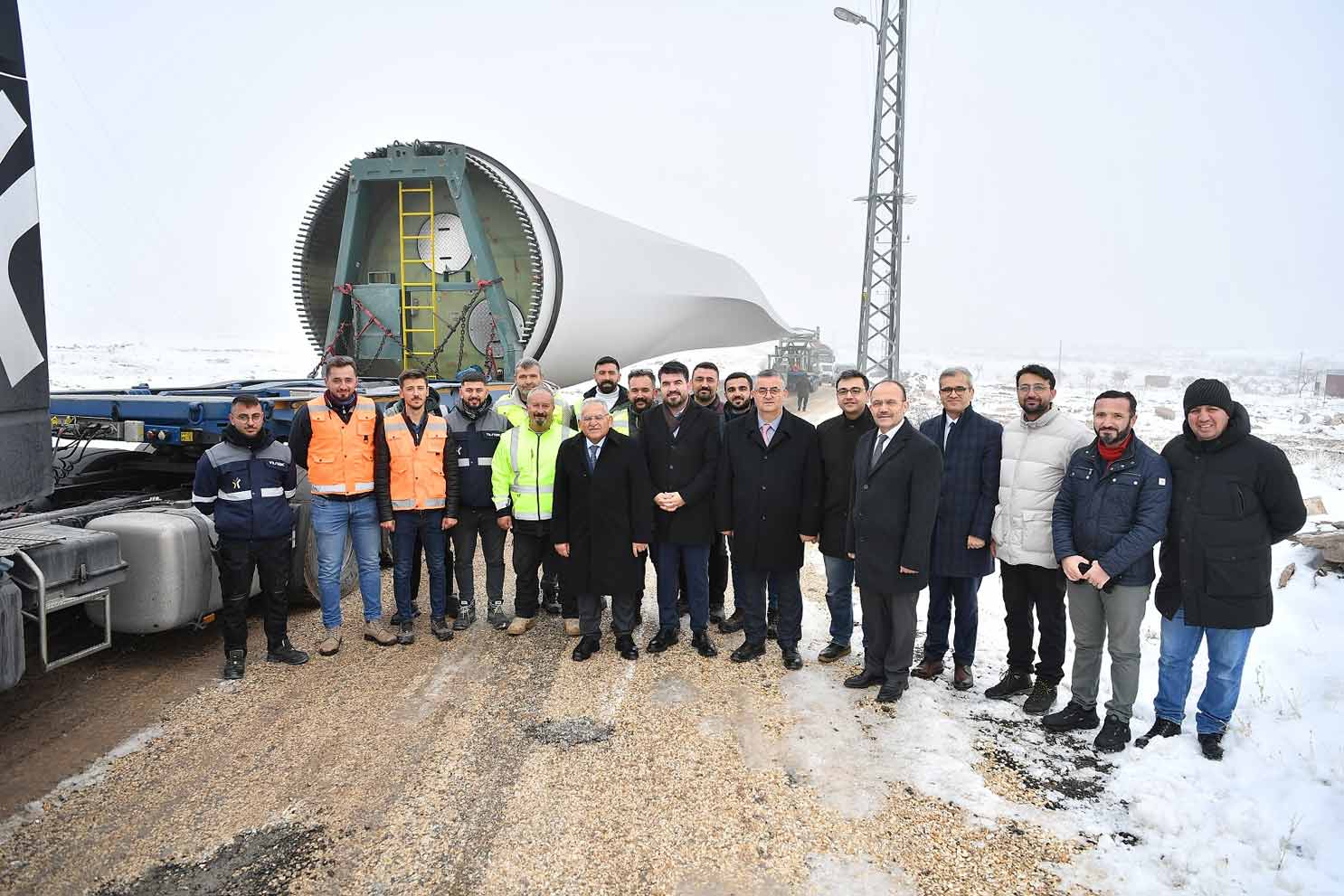 Kayseri’de toplu taşıma araçlarının elektrik ihtiyacı için kurulan RES tanıtıldı
