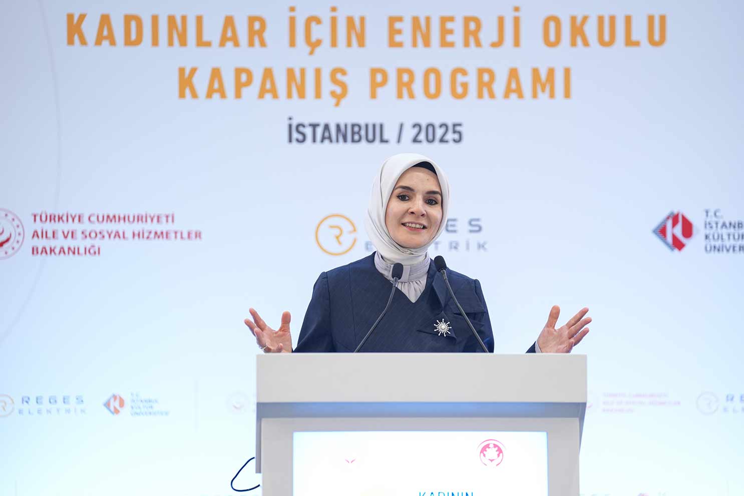 Bakan Göktaş, “Kadınlar İçin Enerji Okulu” kapanış programına katıldı