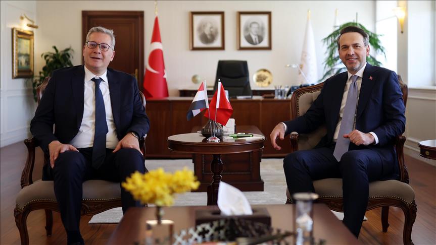Enerji Bakanı Bayraktar, BOTAŞ’a ait FSRU’nun ilk kez yurt dışında görev yapacağını bildirdi