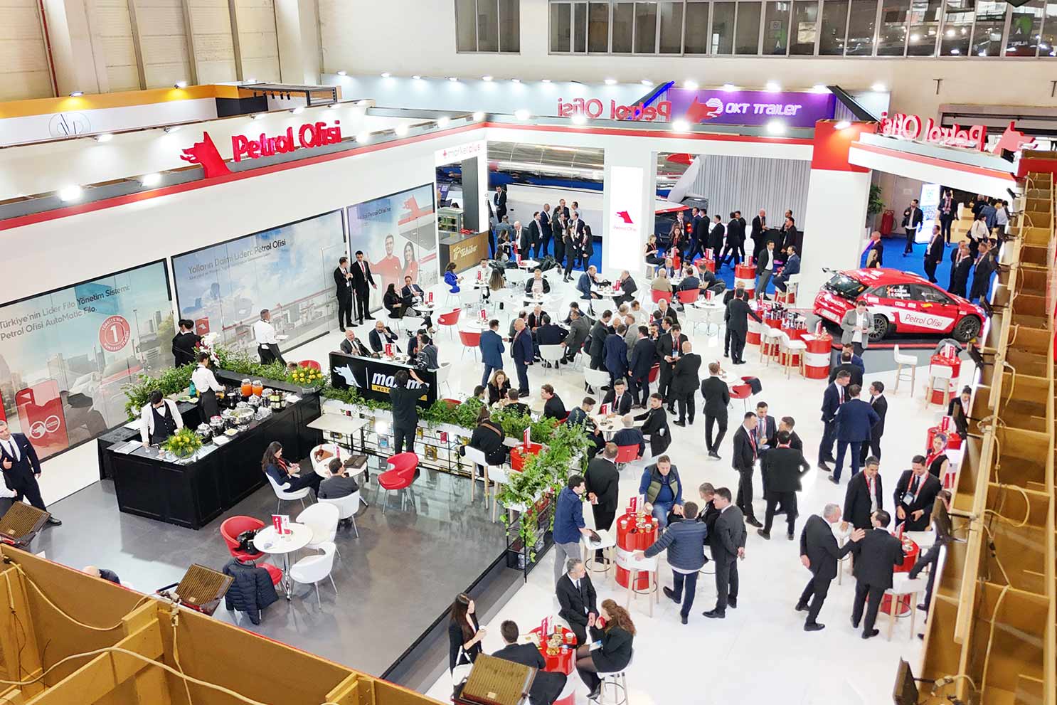 Petrol Ofisi Grubu, Petroleum Istanbul 2025 fuarında ziyaretçiler ile buluştu