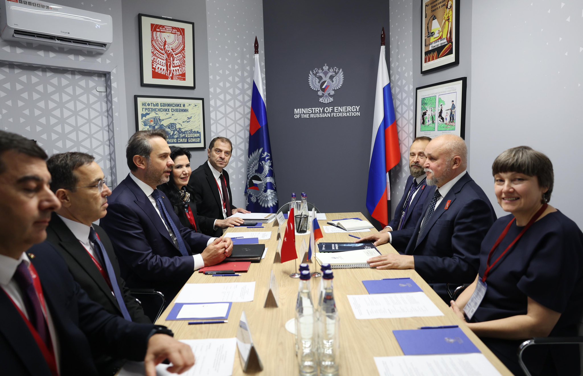 Bakan Bayraktar, Rusya Enerji Bakanı Tsivilev ile enerjide iş birliği imkanlarını görüştü