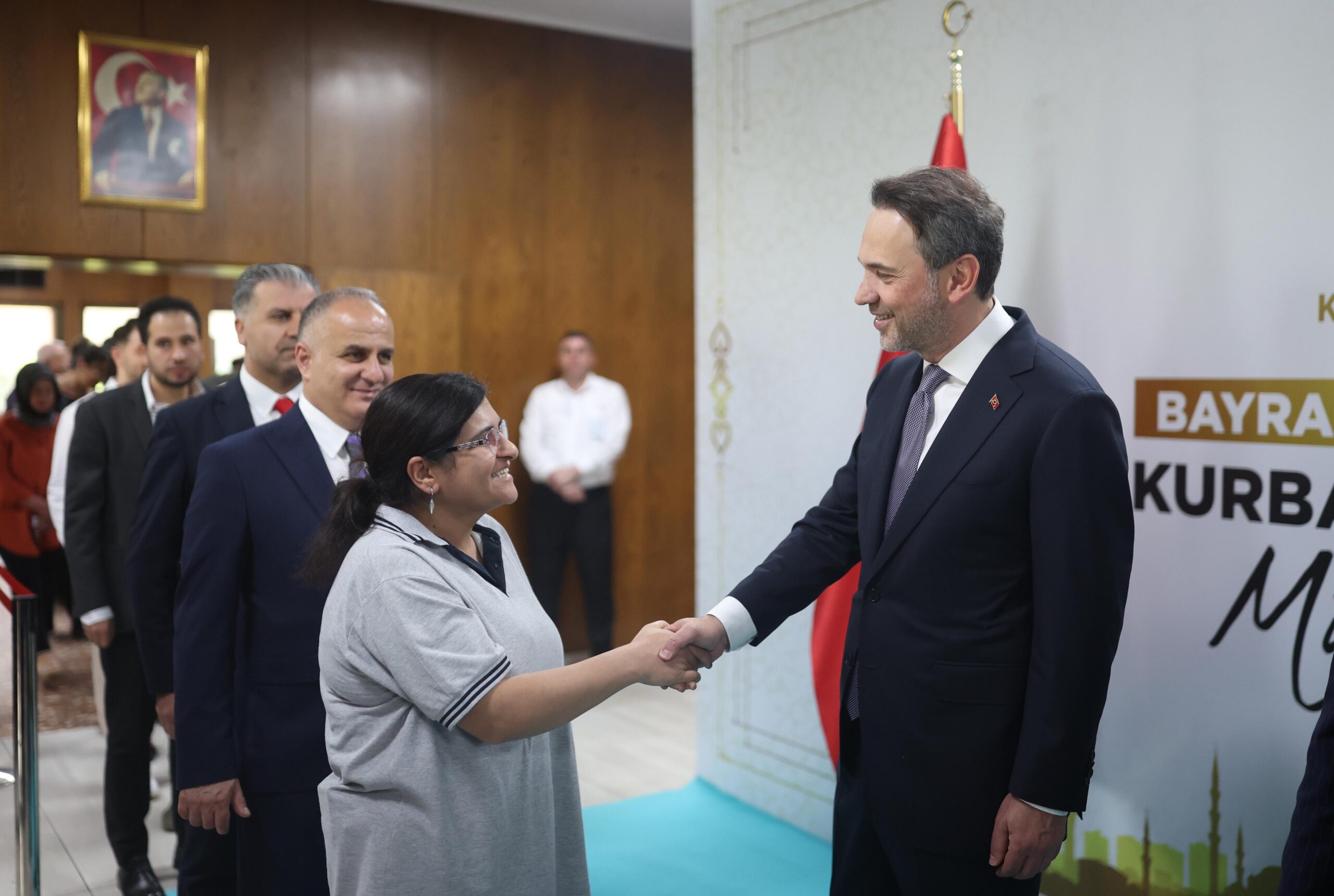 Bakan Bayraktar, Bakanlık personeli ile bayramlaştı
