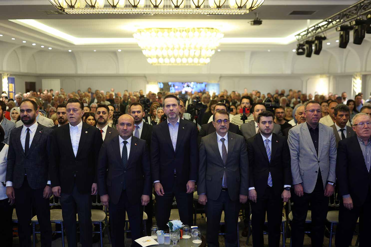 Bakan Bayraktar, Eskişehir’de Sinyali Verdi: “Osman Gazi’ye bir kardeş gelecek”