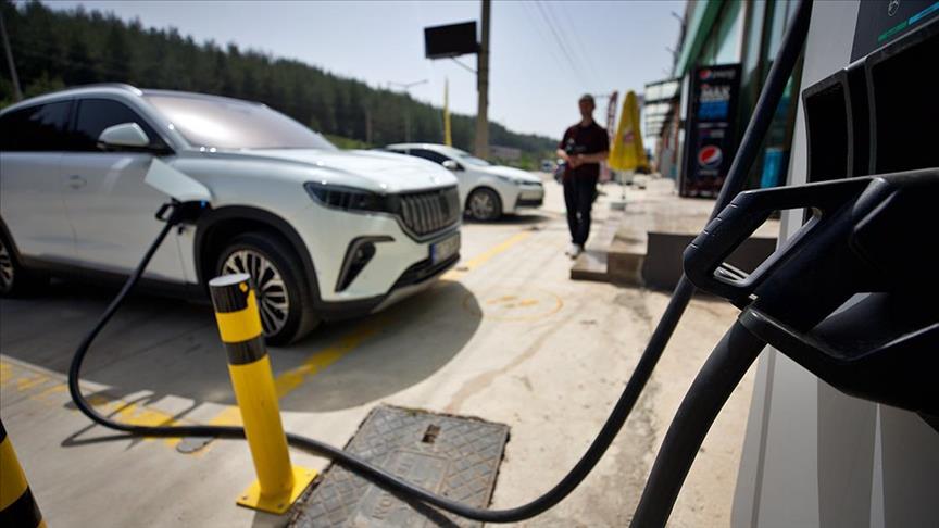 Küresel elektrikli araç satışları Çin’deki güçlü büyümeyle mayısta yüzde 24 arttı