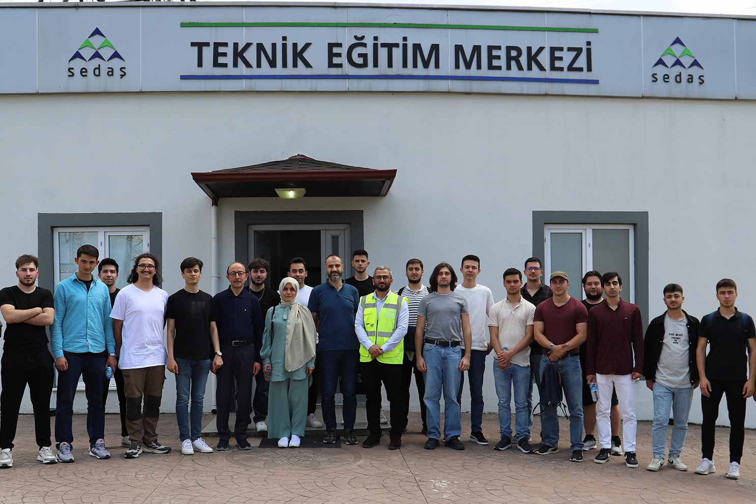 SEDAŞ, SUBÜ öğrencilerini Teknik Eğitim Merkezi’nde ağırladı