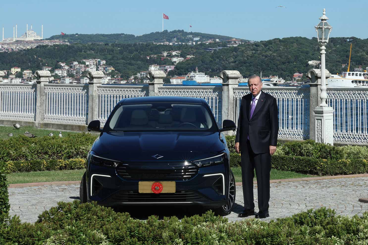 Cumhurbaşkanı Erdoğan, Togg’un yeni modeli T10F’yi test etti