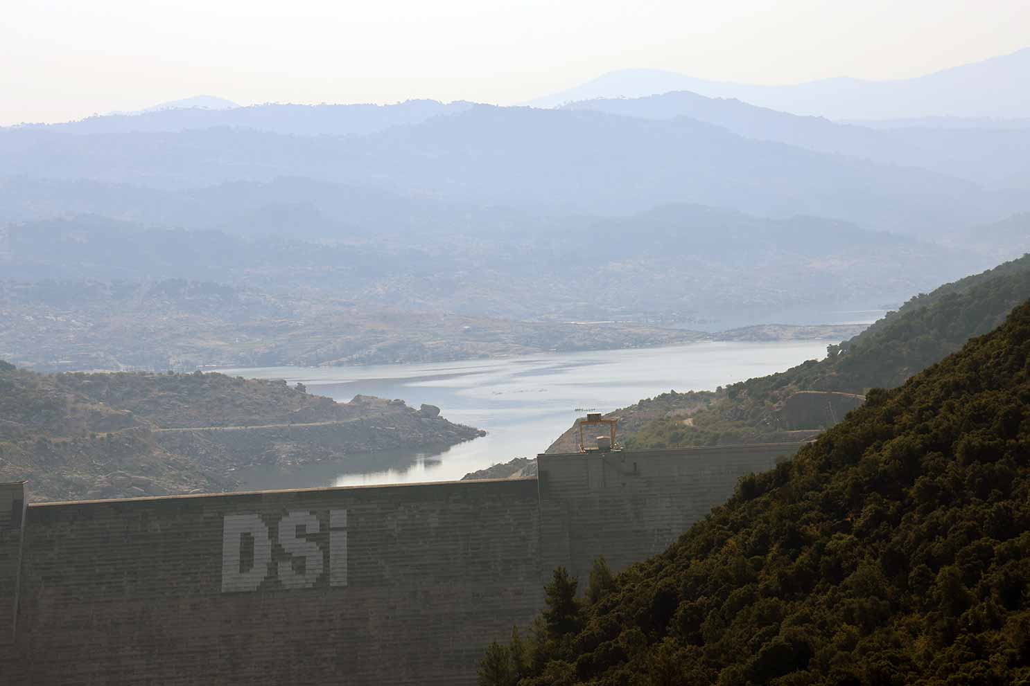 350 milyon metreküp depolama hacmine sahip Adnan Menderes Barajı’nda doluluk seviyesi yüzde 12’ye düştü