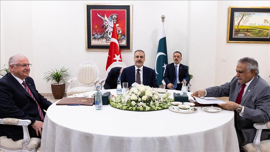 Dışişleri Bakanı Fidan, Pakistanlı mevkidaşı Dar ile ortak basın toplantısında konuştu