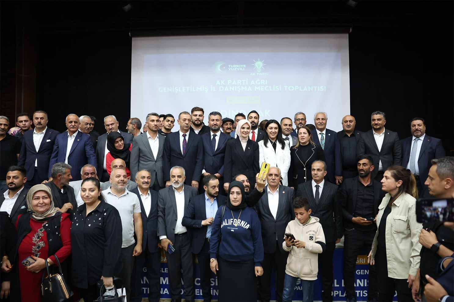 Bakan Göktaş: “Kimseyi geride bırakmayan bir toplum için çalışıyoruz”