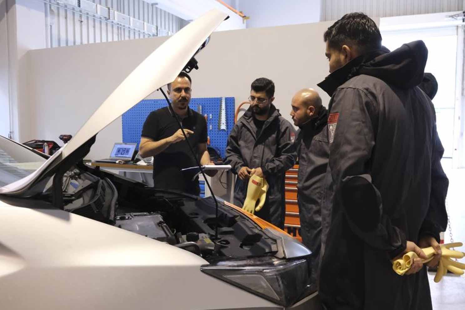 Hibrit ve elektrikli taşıtlar teknolojisindeki istihdama BUTGEM desteği