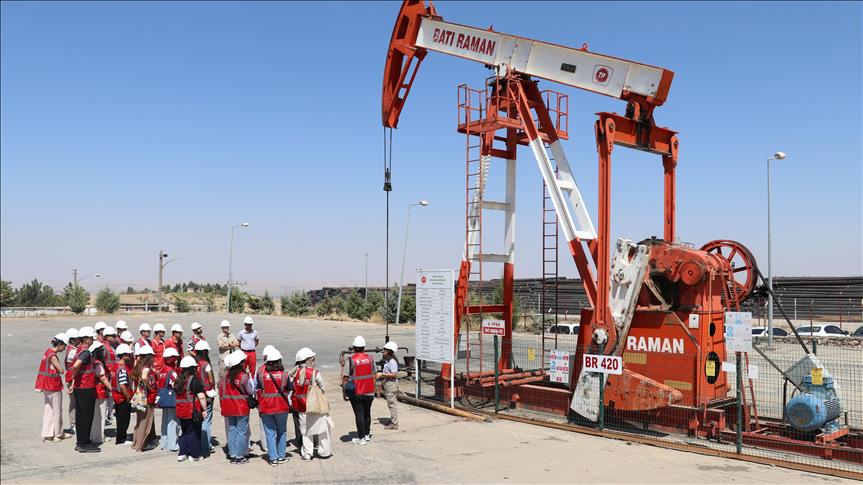 “Türkiye’nin Enerji Geleceği Keşif Programı” ile gençler petrol sahalarında tecrübe kazanıyor