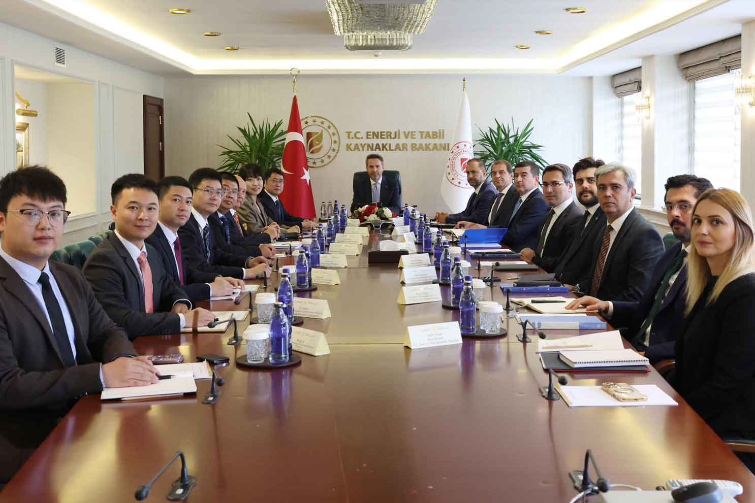 Enerji Bakanı Bayraktar, Çinli Dongfang’la rüzgar türbini üretim tesisi kurmayı değerlendirdiklerini bildirdi