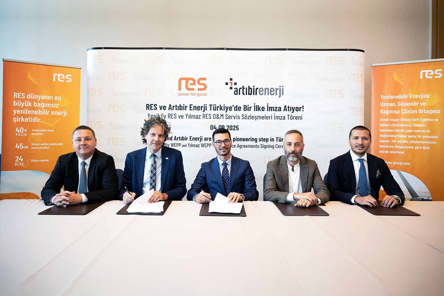 Artıbir Enerji ve RES, Türkiye’de ilk uluslararası O&M anlaşmasına imza attı