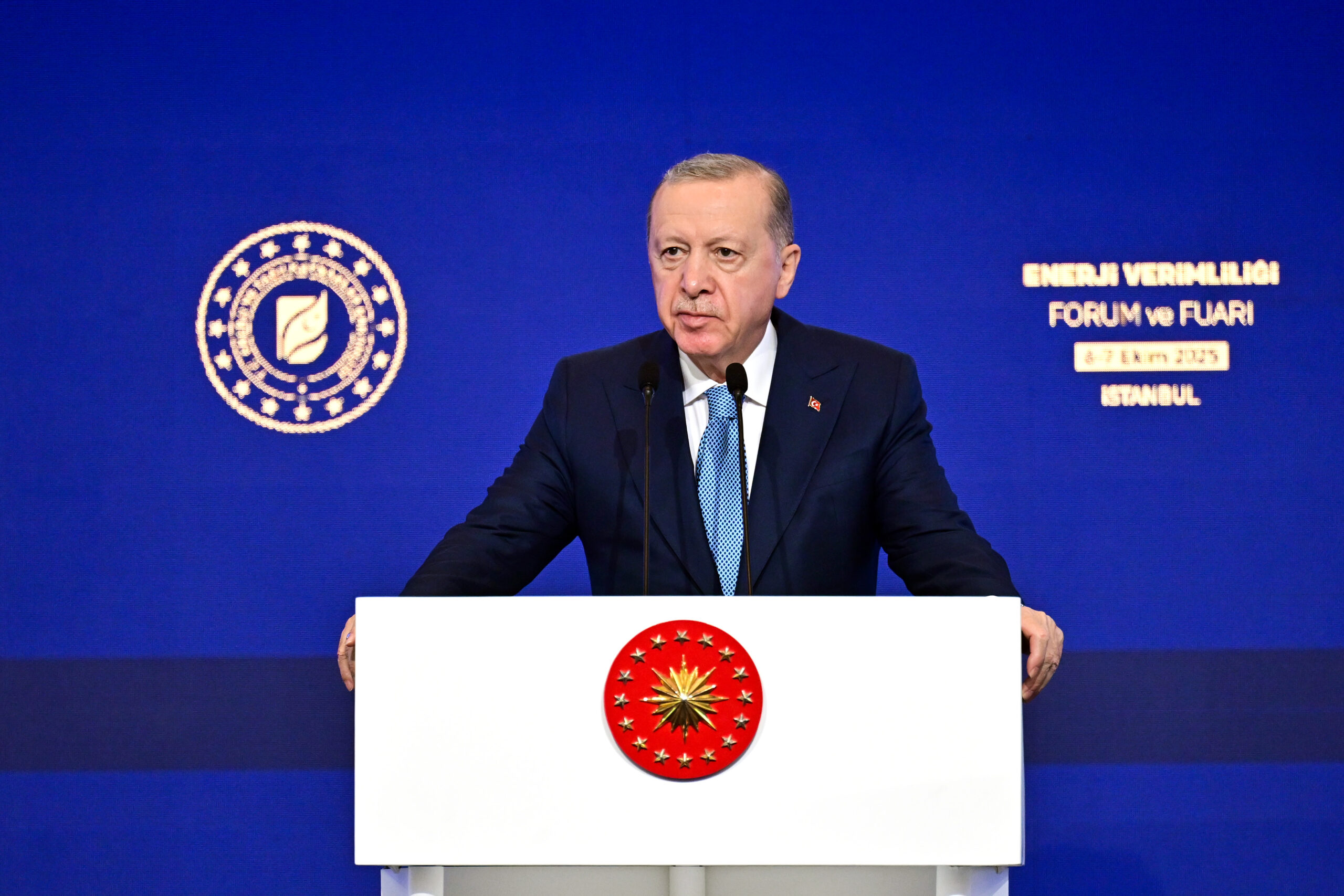‘Kendine yeter miktarda petrolü ve doğal gazı olan bir ülke değiliz’