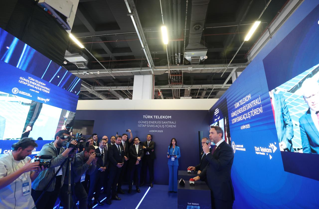 Bakan Bayraktar, Sivas’taki GES yatırımının açılışını İstanbul’dan yaptı