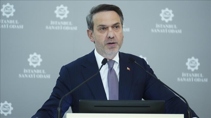 Bakan Bayraktar, Türkiye’de kurulu güneş ve rüzgar gücünün 30 milyar dolar yatırıma karşılık geldiğini söyledi