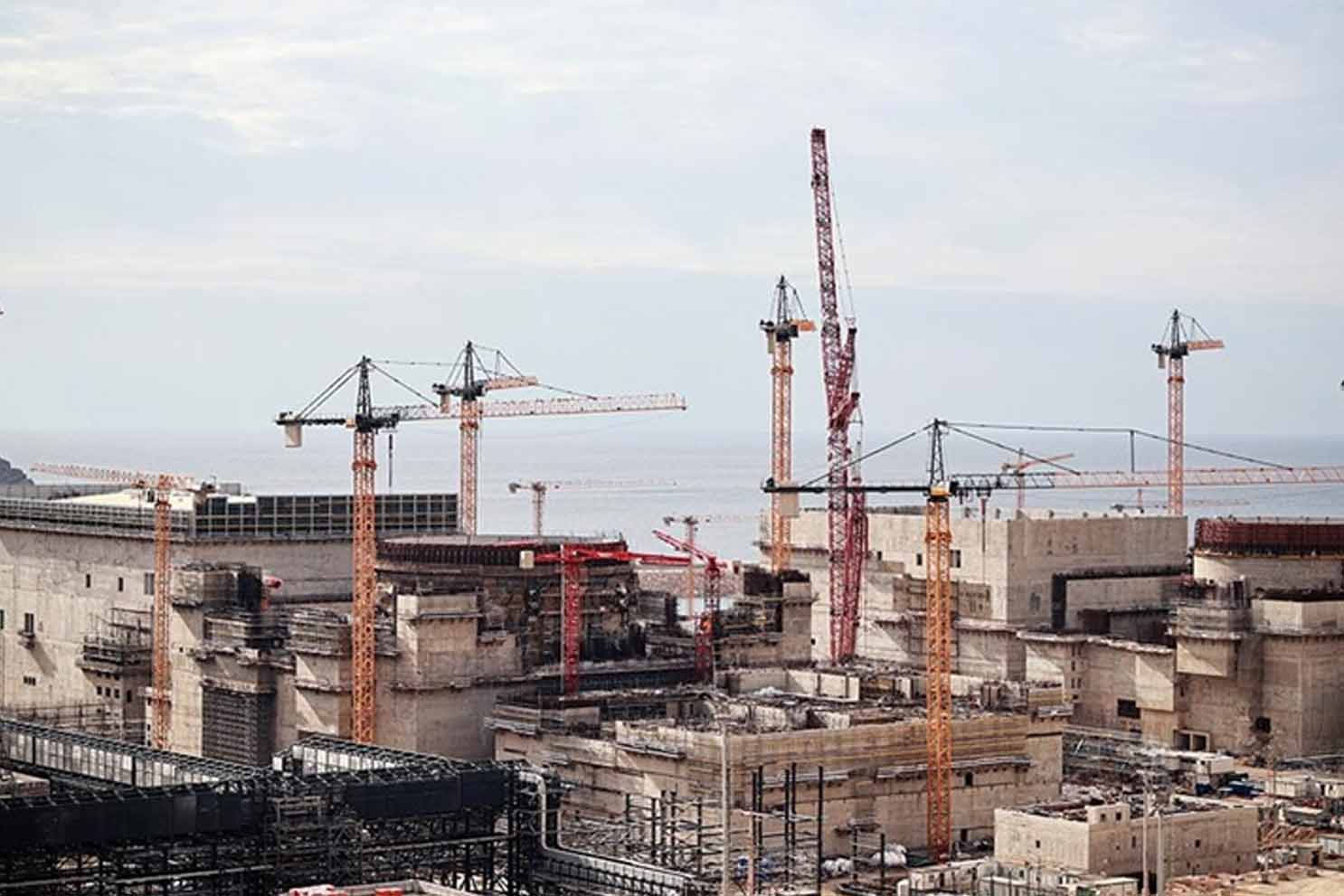 Türkiye’nin iletim sistemine enerji aktaracak Akkuyu NGS’deki tesise elektrik verildi