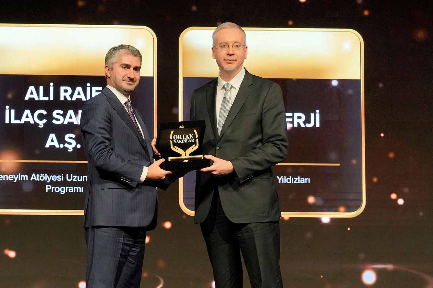 Enerjinin Yıldızları Projesi’ne TİSK’ten “Gençlerin Yolunu Açanlar” ödülü