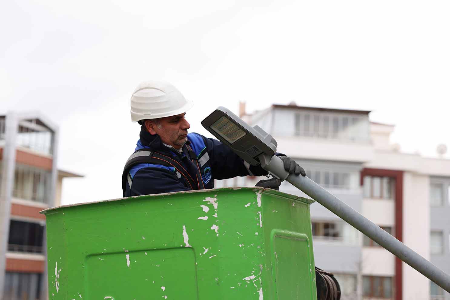 Fırat EDAŞ’tan Elazığ’da şehir aydınlatmasına 13 Milyon TL’yi aşan LED yatırımı