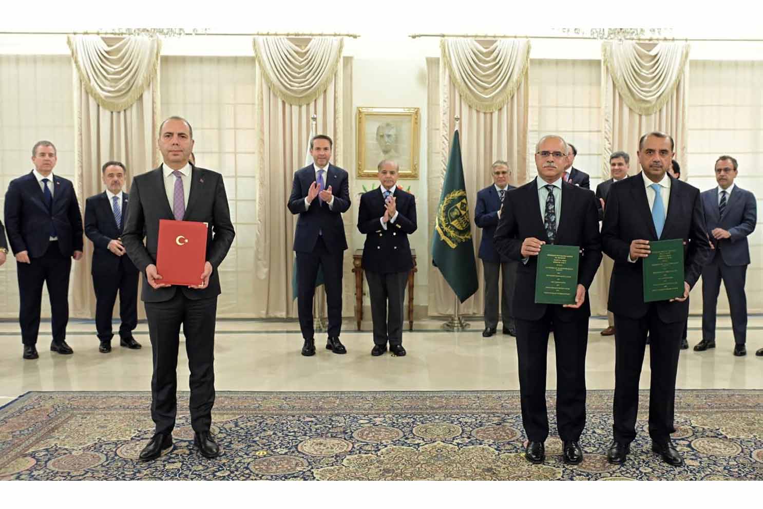 Türkiye, Pakistan’la petrol ve gaz arama üretim anlaşması imzaladı