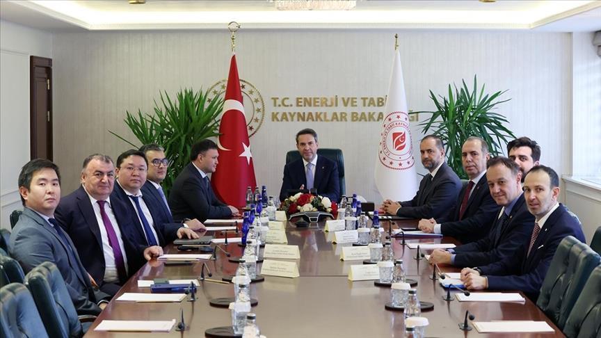 Bakan Bayraktar, Kazakistan ile enerjide iş birliği imkanlarını görüştü