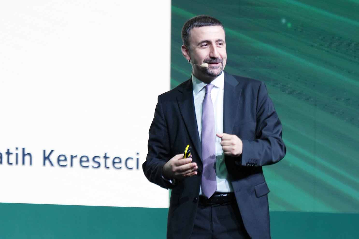 ‘Üç boyutlu bir dünya yaşıyoruz’