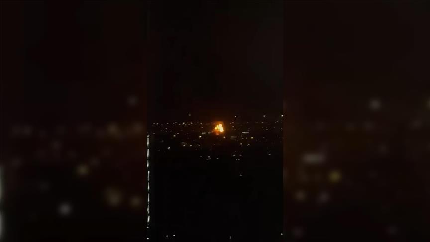 BAE’nin başkenti Abu Dabi kentindeki Şah Petrol Sahası’nda İHA saldırısı sonucu yangın çıktı