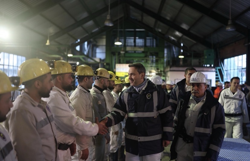 Bakan Bayraktar, -630 metre kotta madencilerle iftar yaptı