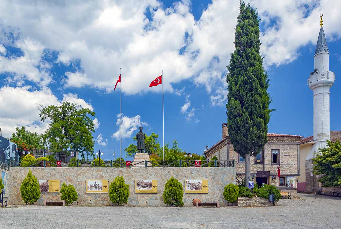 “Tarihe Saygı Projesi, bir sosyal sorumluluk projesinden fazlası”