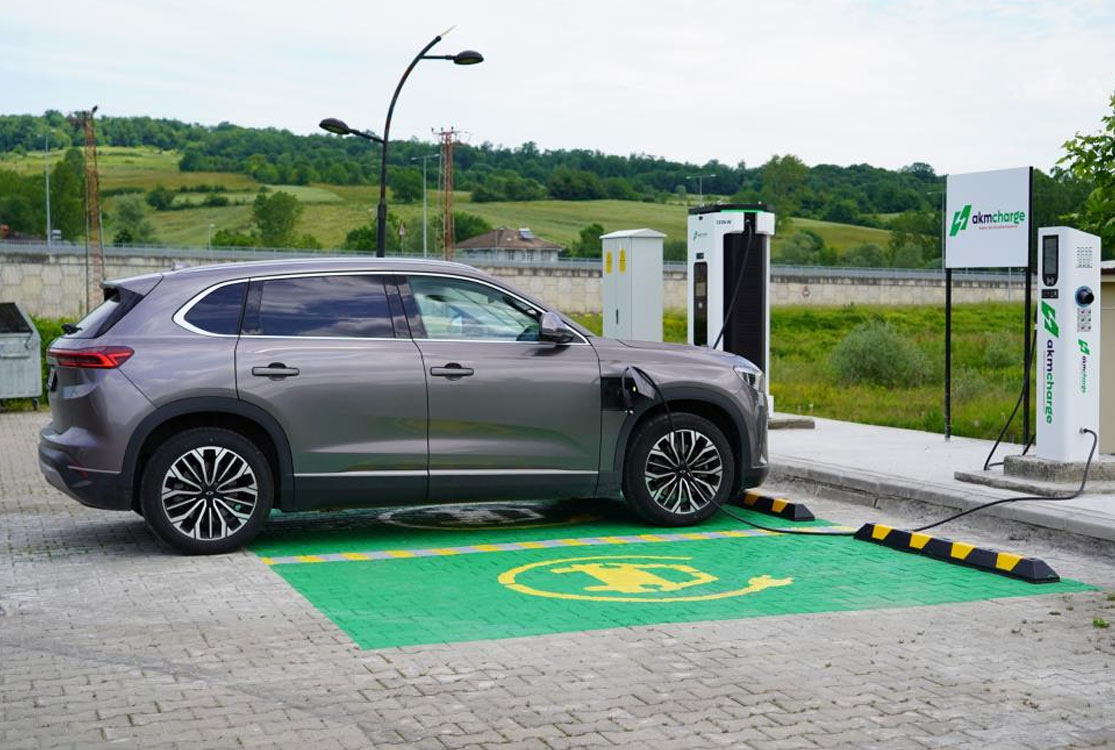BARÜ elektrikli araç şarj istasyonu kullanıma açıldı