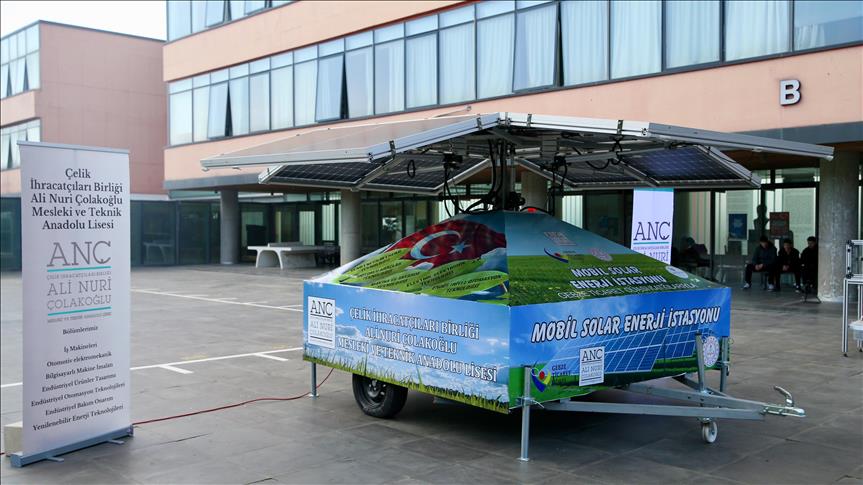 Meslek liseliler mobil solar enerji istasyonu geliştirdi