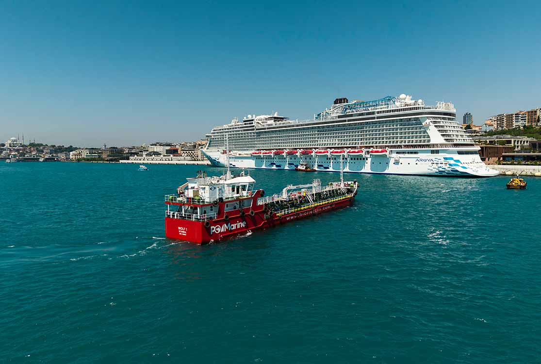 PO/Marine’den Galataport İstanbul’daki dev kruvaziyer gemisi Aroya’ya yakıt ikmali