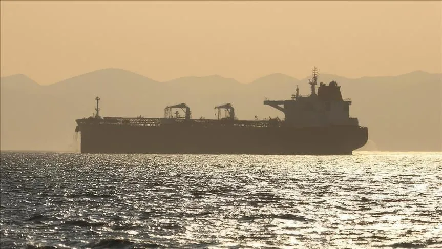 İran Devrim Muhafızları: Hürmüz Boğazı’ndan geçmeye çalışan iki petrol tankeri “patladı”